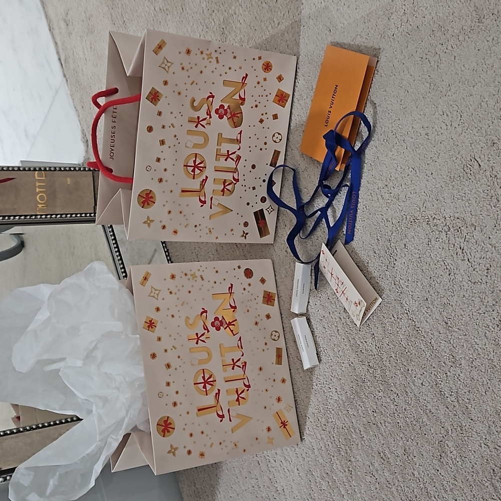 Louis Vuitton Holiday Gift Bags!
